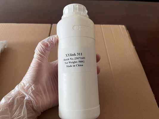 Thermosensitive delay-reactive diamine hardener XY 311 consists of aromatic diamine with symmetrical molecular structure and sodium chloride suitable casting polyurethane systems based on TDI or MDI