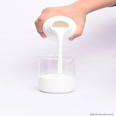 サーモセンシティブ遅延反応性ジアミン硬化剤 XY 311 は、対称分子構造を持つ芳香族ジアミンと塩化ナトリウムから構成され、TDI または MDI をベースとする注型ポリウレタンシステムに適しています。